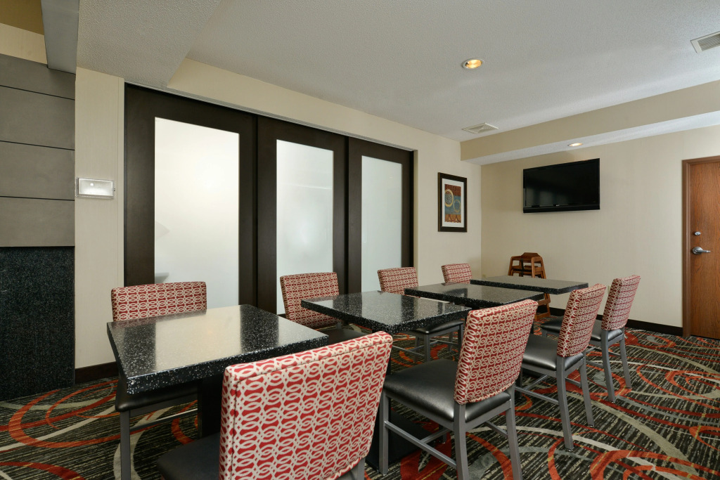 Holiday Inn Express Boston - Milford by IHG