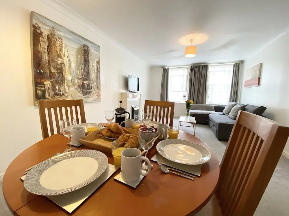 Apartment Next to Victoria Station