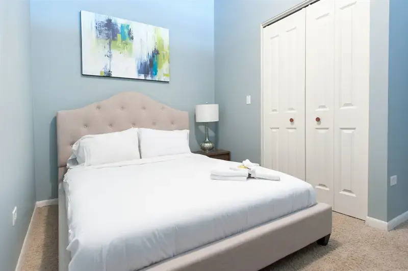 Artsy 2BR in Lincoln Park by Sonder