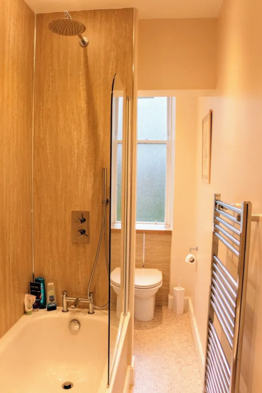 Modern Arthurs Seat Apartment
