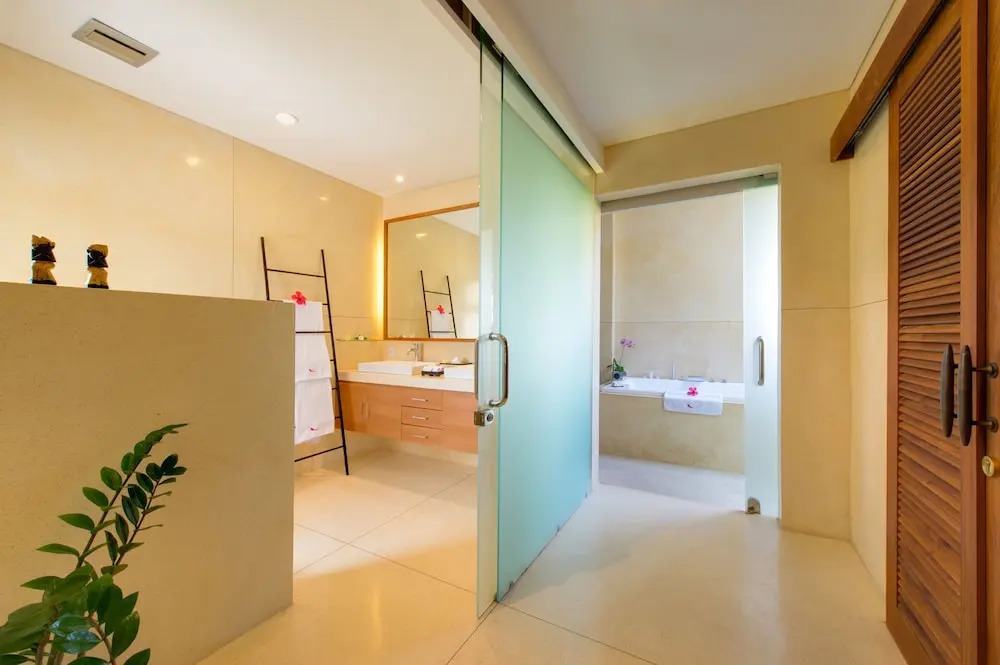 Spacious Luxury 4 Br in Centre Seminyak