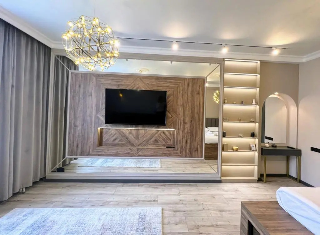 Royal apartment on Gorodotska 33 street