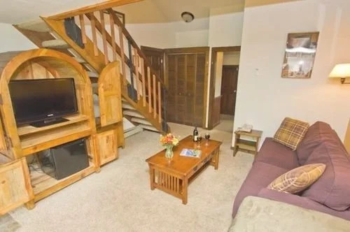 Manitou Lodge