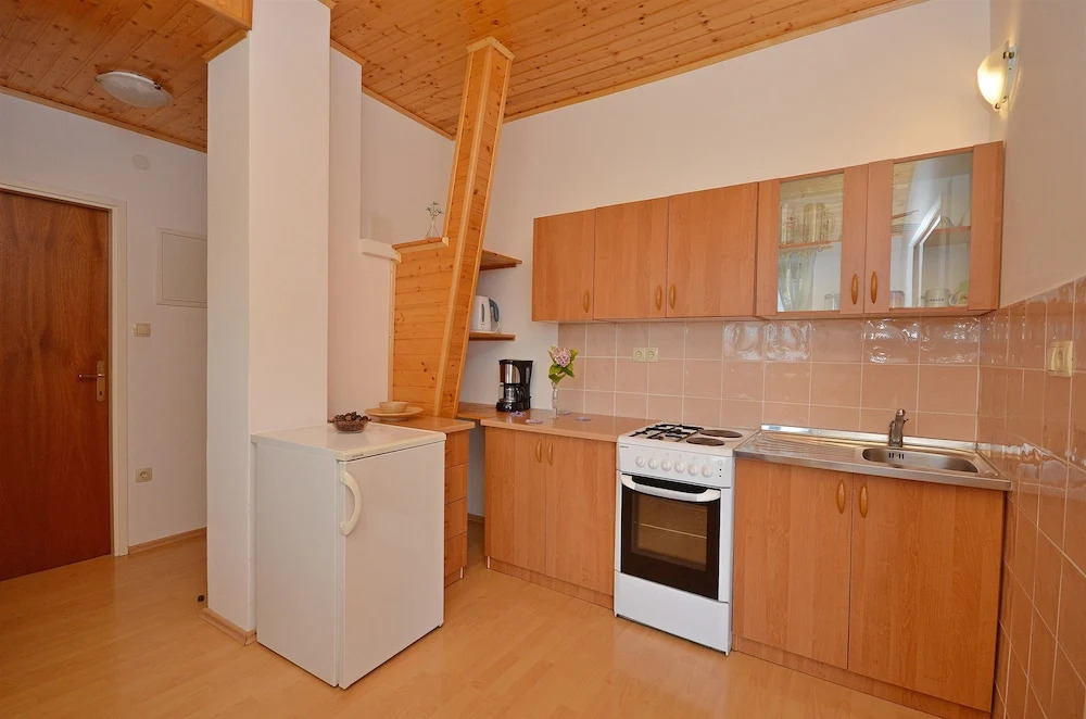 Apartment and Room Ivica