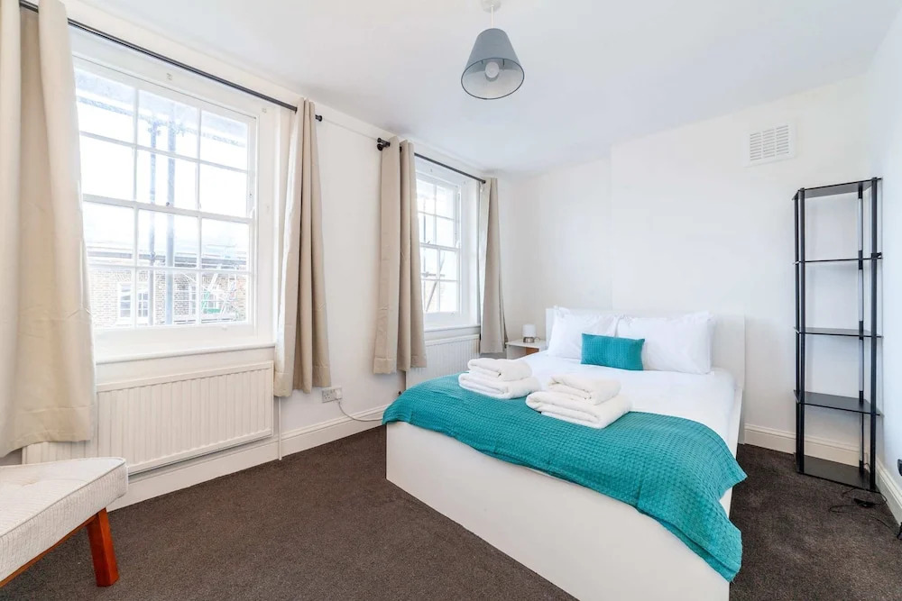 Period Victorian Abode In Idyllic Kings Cross