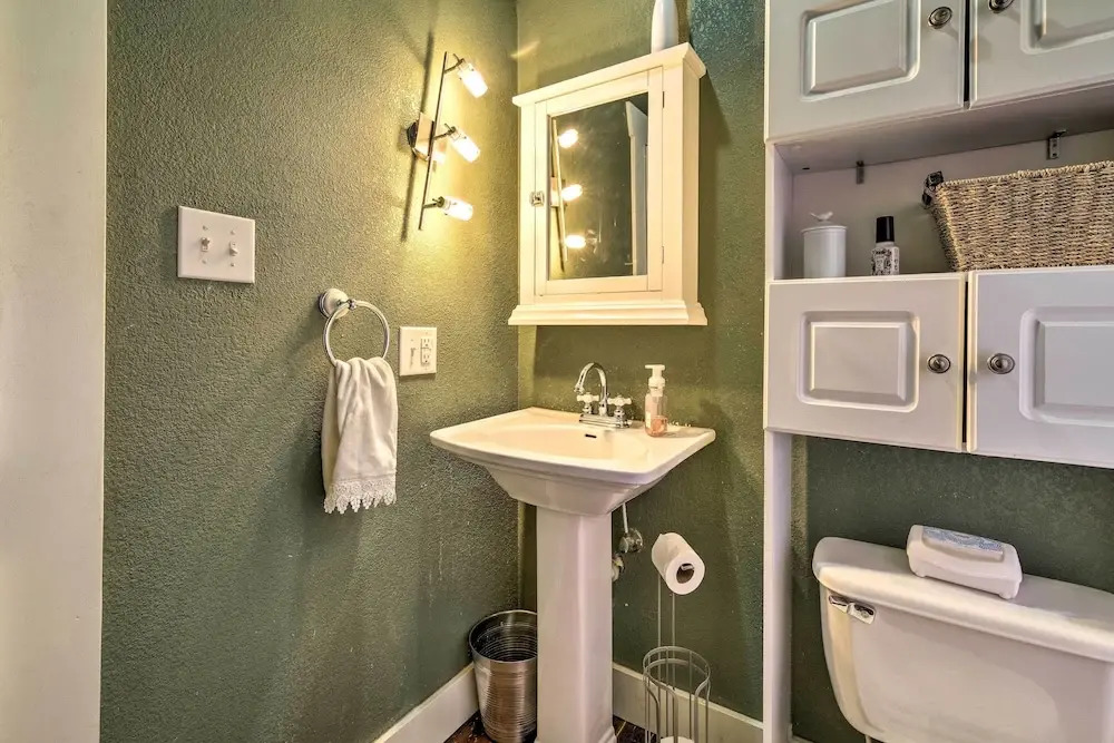 Charming Home in Downtown Nampa w/ Patio + Yard!