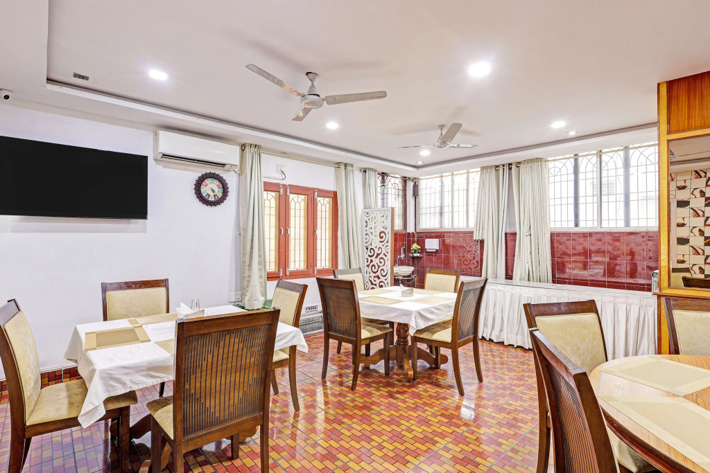 Townhouse Seethammadhara Junction Formerly Vijaya Residency