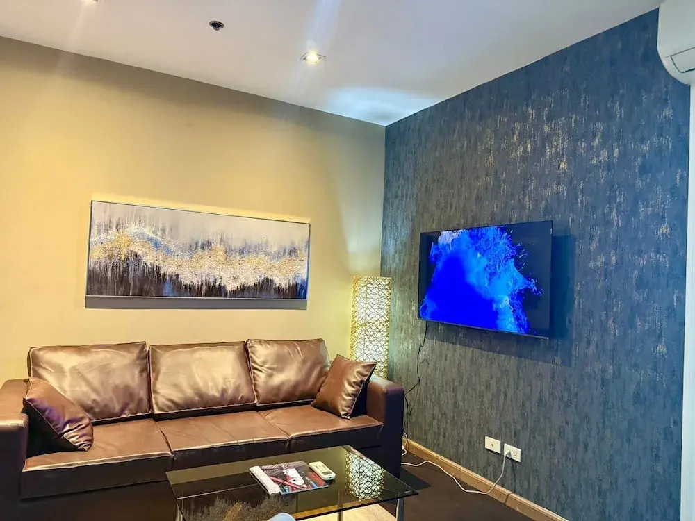 Penthouse 2 bedroom unit with balcony