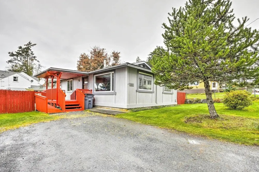 Walkable Sitka Getaway w/ Community Perks!