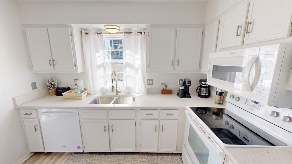 Coastal Comfort 3 Bedroom Townhouse