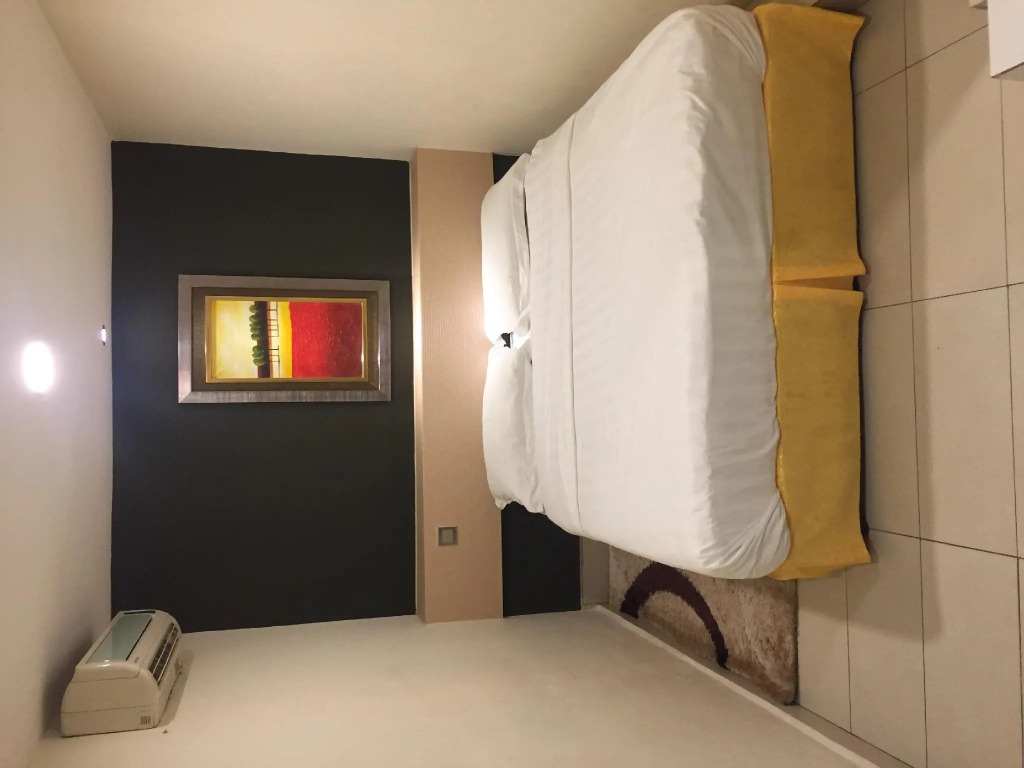 One Avenue Hotel