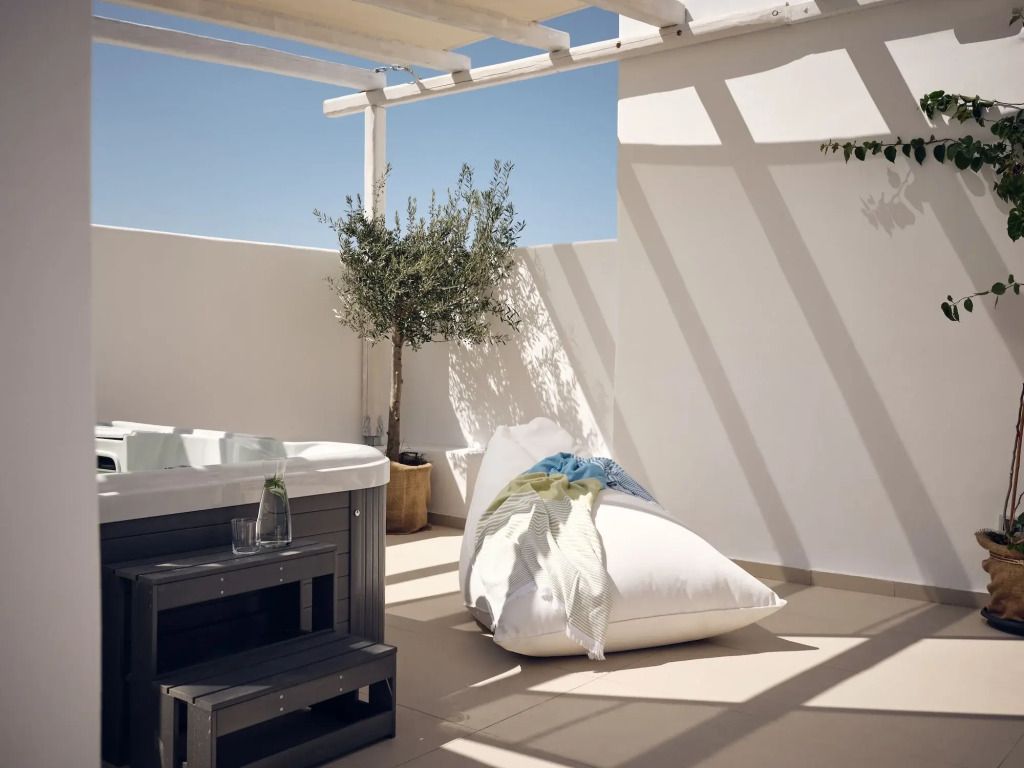 Arcs Suites & Residences