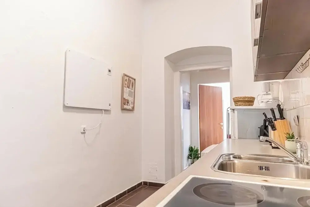 1BR Apt Near Westbahnhof Station