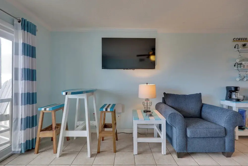 Steps to the Beach: Oceanfront Condo w/ Lanai!