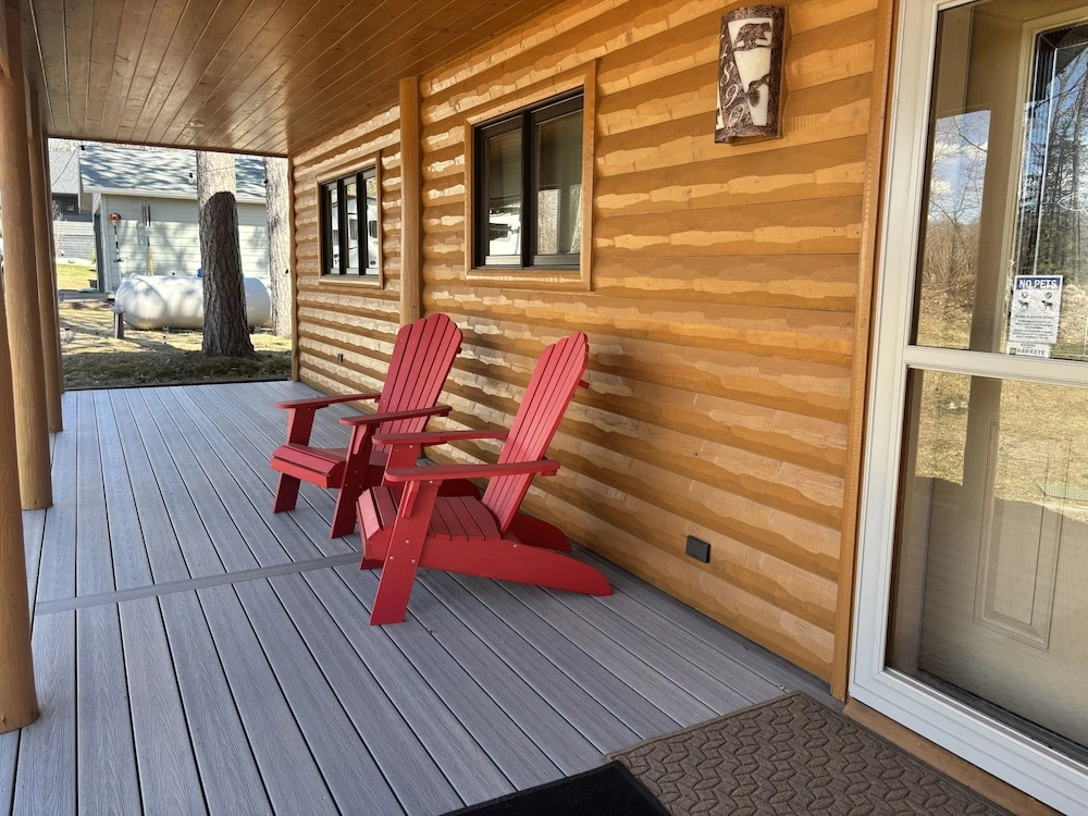 Yodeling Loon Hideaway 3 Bedroom Home