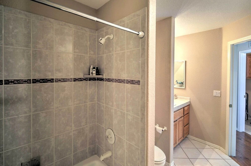 4 Mi to Lake Havasu Park: Modern Home w/ Pool!