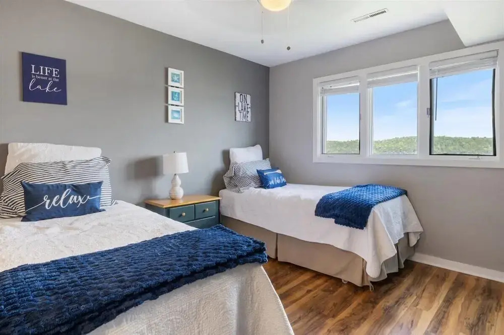 Spacious Pet-friendly Lakeview Condo w/ Boat Slip & Pools