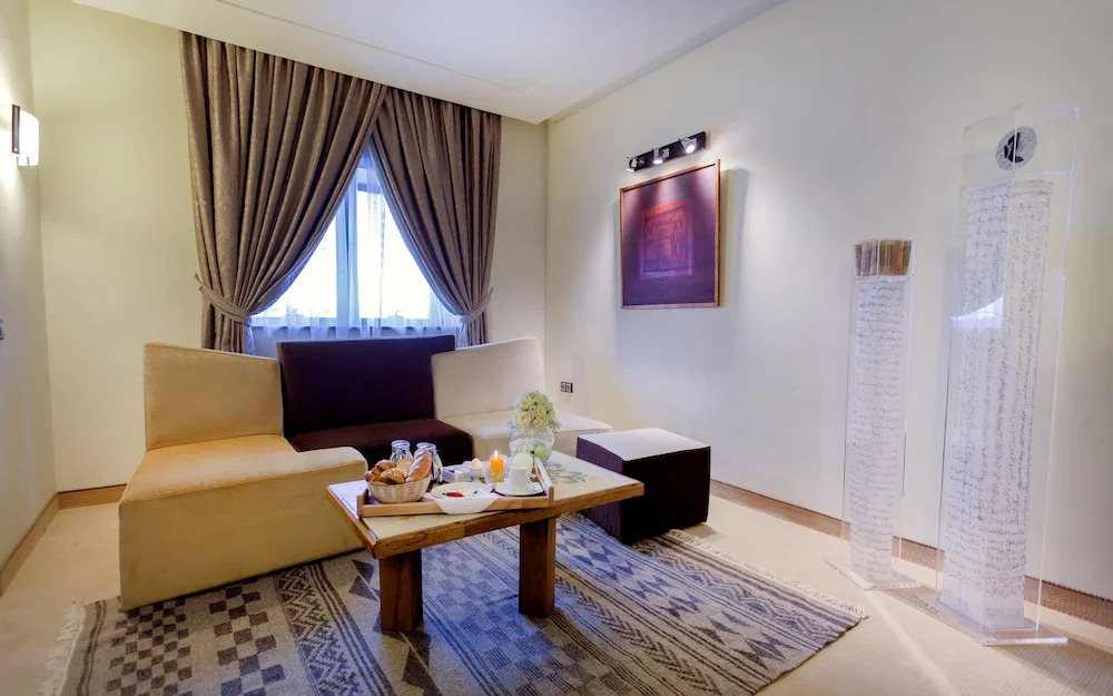 Business Hotel