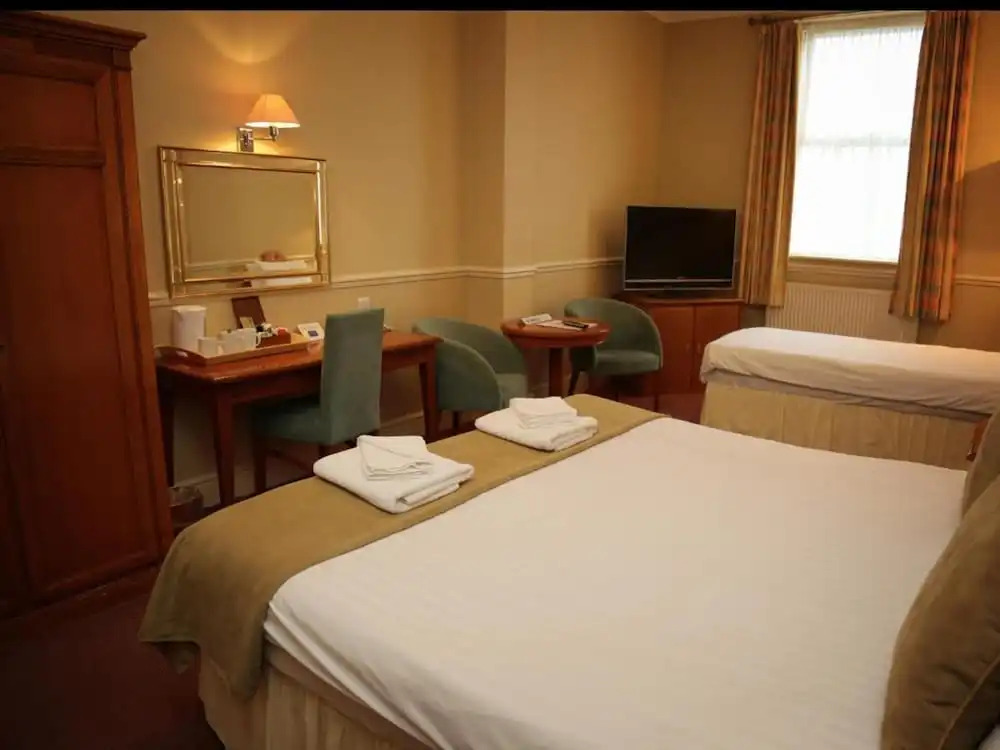 Oriel Hotel