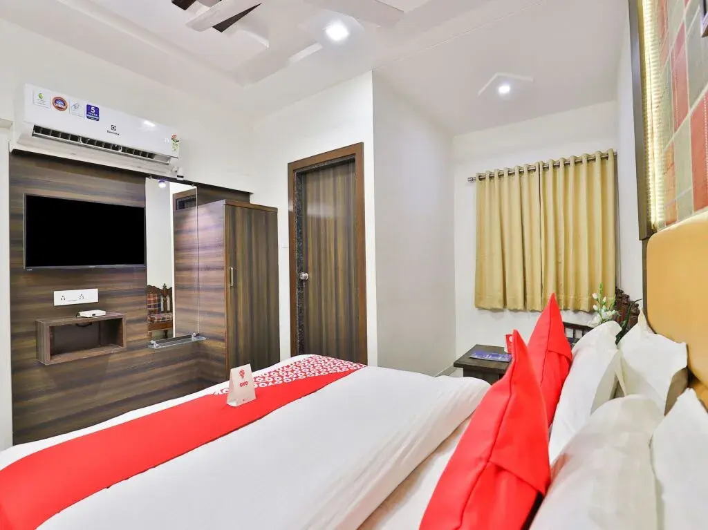 Ratna Palace Hotel
