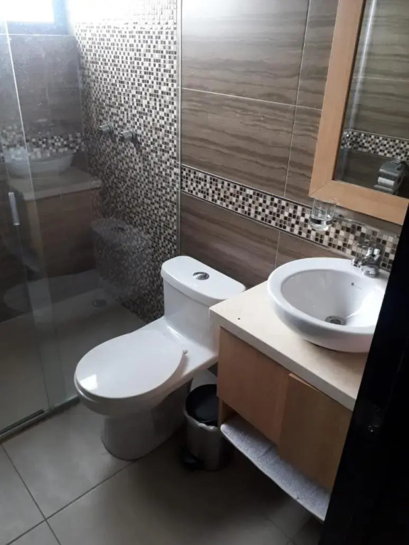 Moderno departamento 3B en Condominio La Victoria