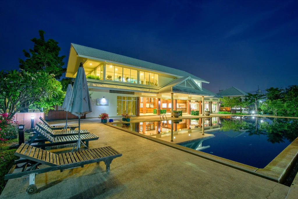 Hua Hin Condotel & Resort Taweeporn