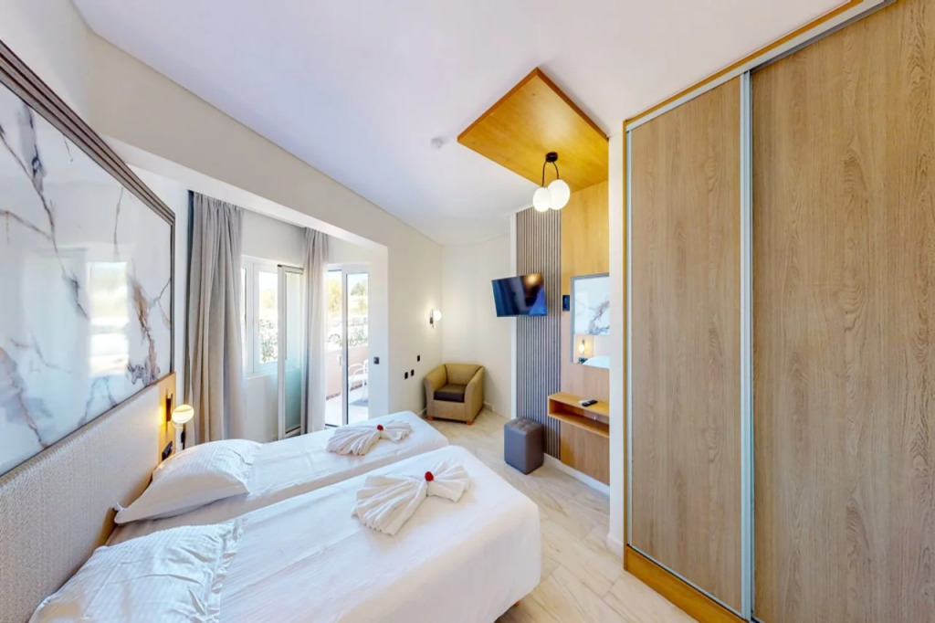 Chrispy Beach Resort, Agia Marina