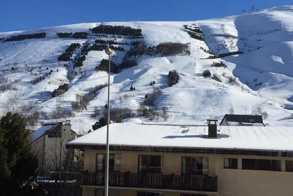 Apartment with 2 Bedrooms in Les Deux Alpes, with Wonderful Mountain View And Furnished Balcony - 100 M From the Slopes