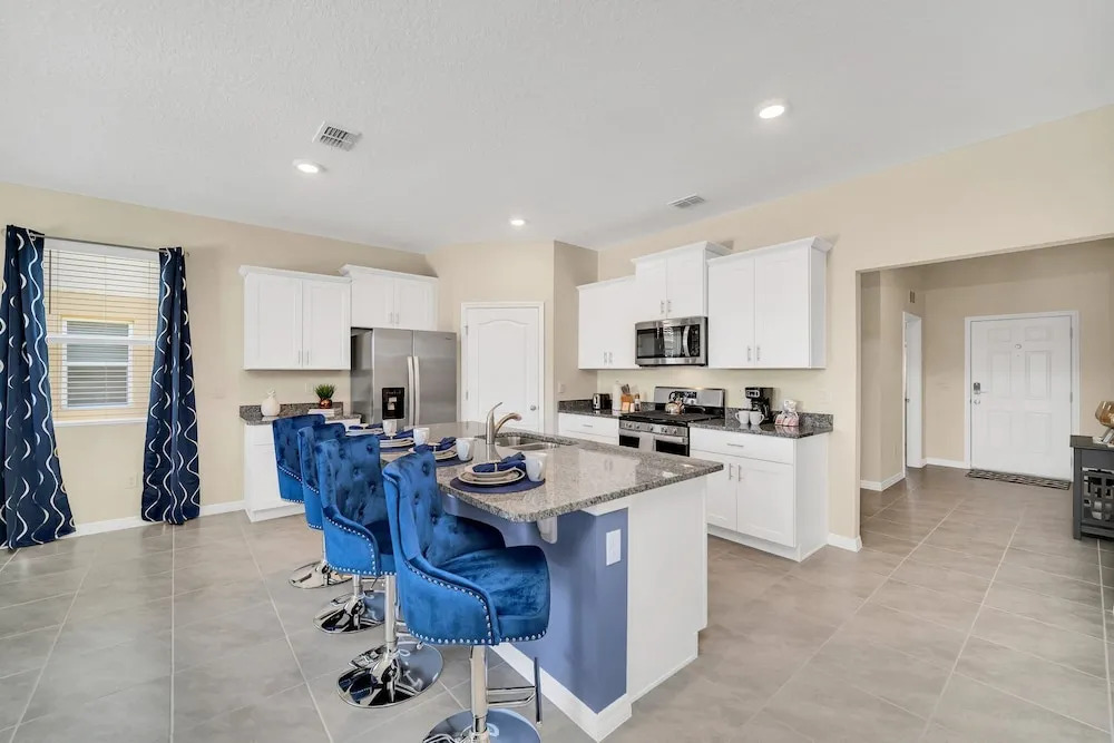 7655 Oakmoss Loop