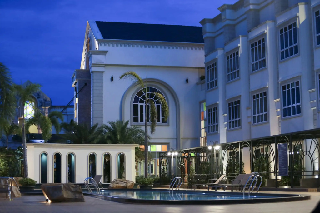 Erawan Phangnga Hotel, Natai Beach