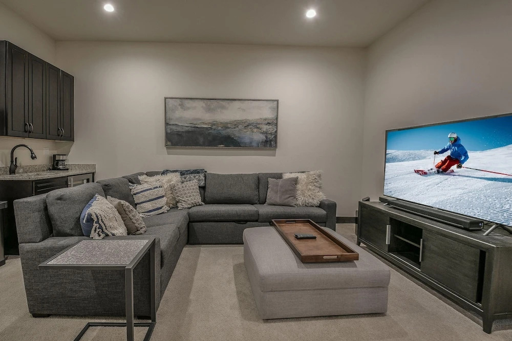 Alders 54 Outpost Dr