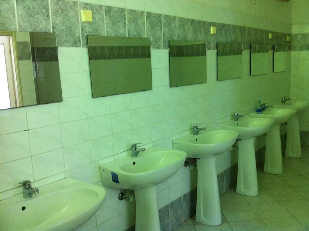 Season Hostel 2