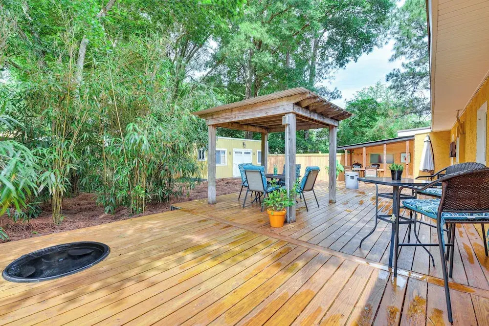 Fort Walton Beach Home ~ 2 Mi to Okaloosa Island!