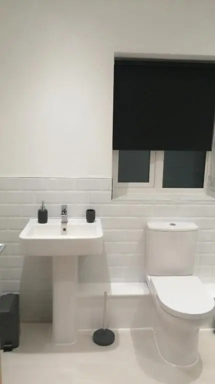 1 Bed Apartment Sleeps 2 - Parking & Wifi