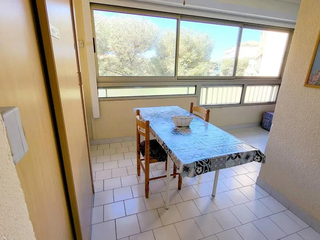 Appartement Six-Fours-les-Plages, 3 pièces, 4 personnes - FR-1-316-50