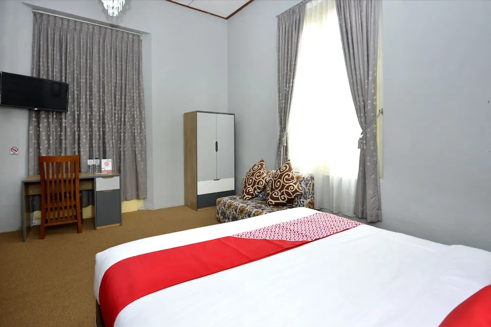 Golden Inn 2 by OYO Rooms
