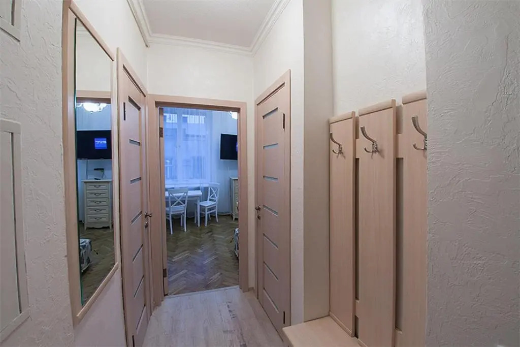 Apartment on Doroshenka 12