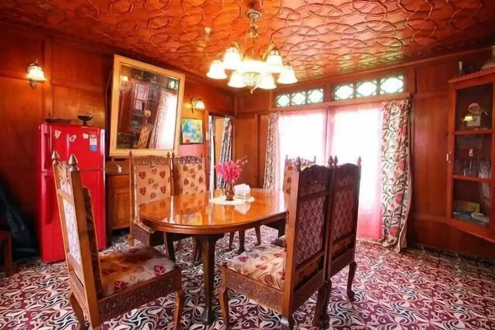 Houseboat Lily of Nageen