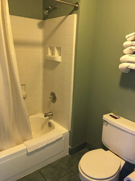 Applegate Inn