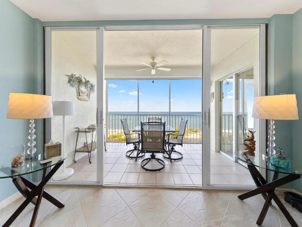 Sun Caper 808, 2 Bedrooms, Sleeps 4, Gulf Front, Heated Pool, Elevator