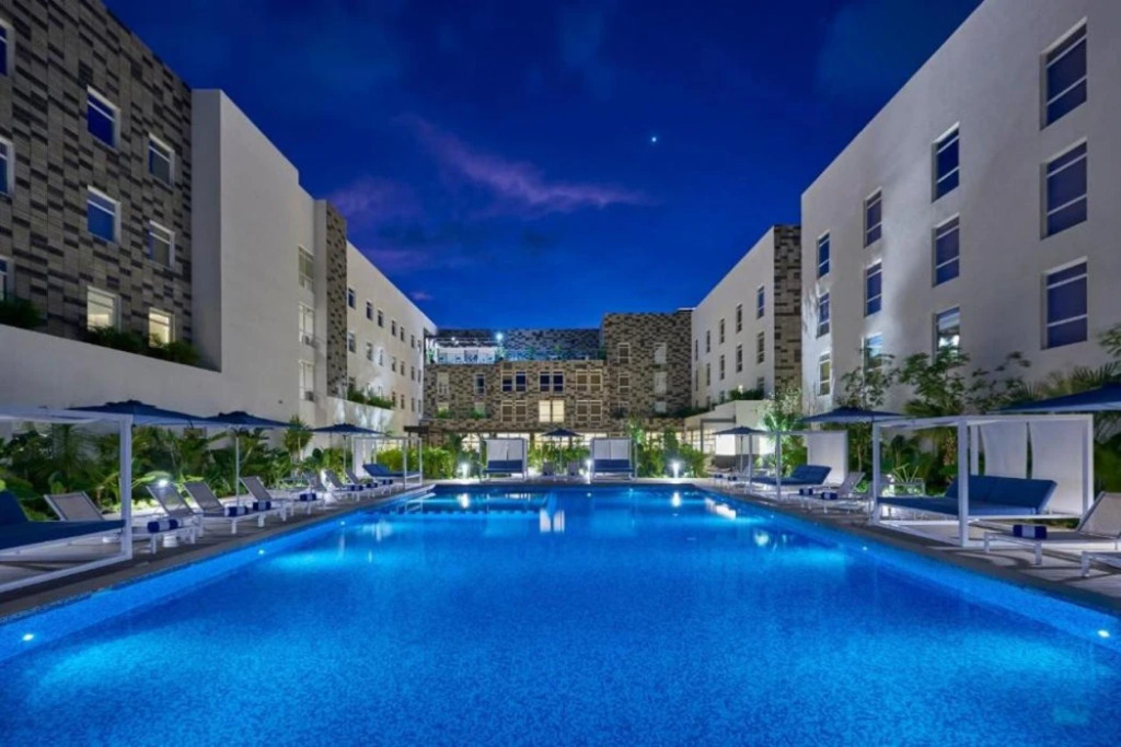 City Express Plus by Marriott Cancun Aeropuerto Riviera