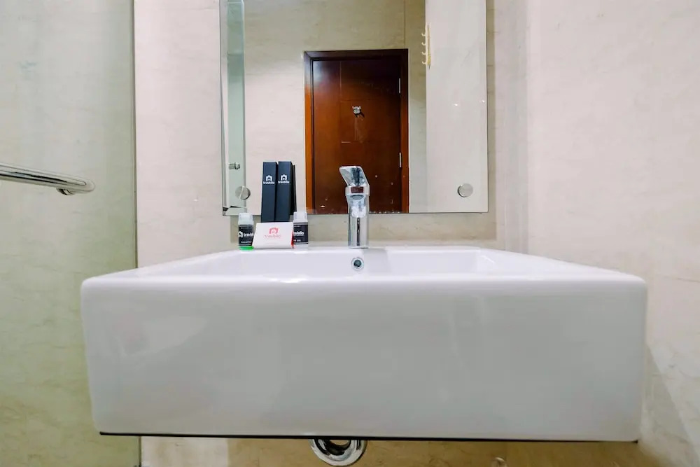 Best Emerald Studio Room Apartment at Capitol Park Residence