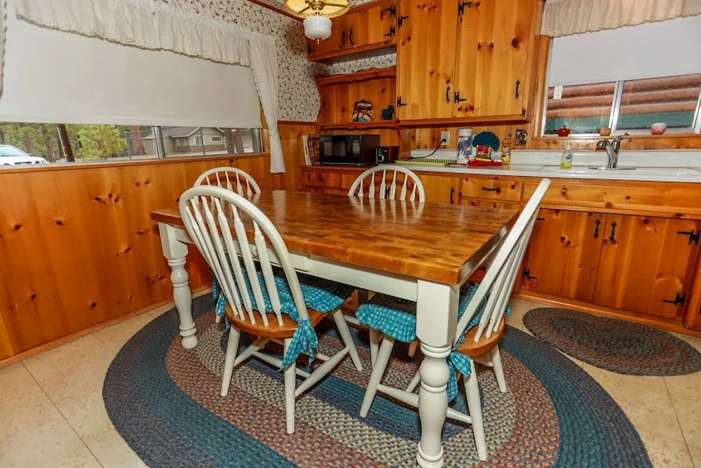 The Petite Cabin