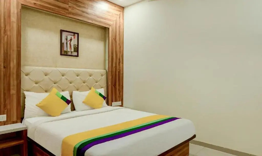 Hotel Landmark by Sky Stays