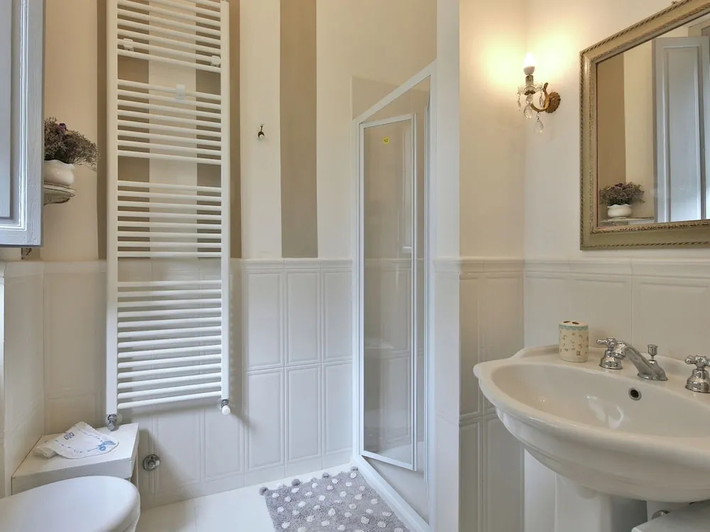 4 Person Villa with Private Swimming Pool & Garden in Lovely Surroundings near Cortona