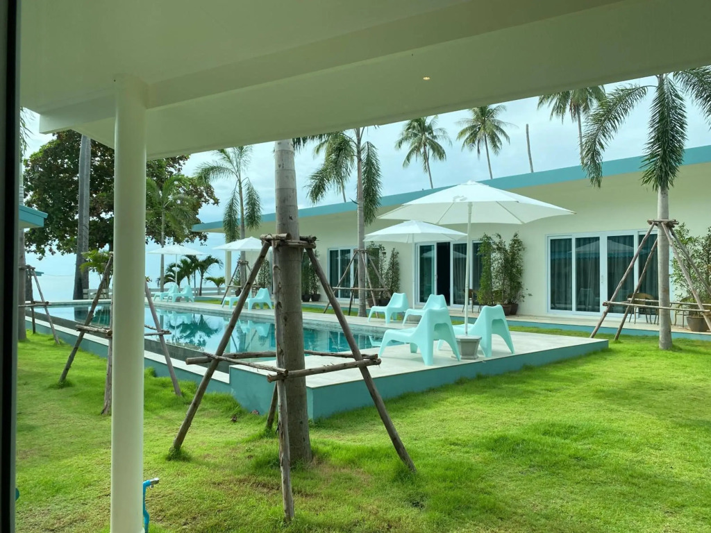 Le Petit Saint Tropez Beach Resort Khanom