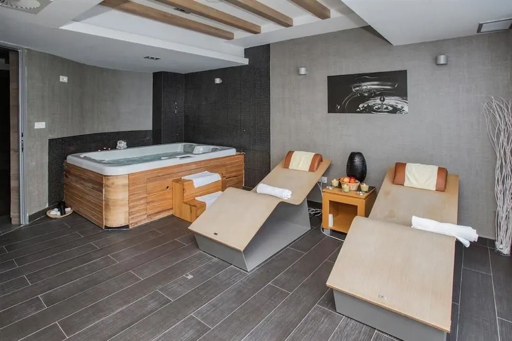 Apartman S-lux privatni app u sklopu hotela Vucko