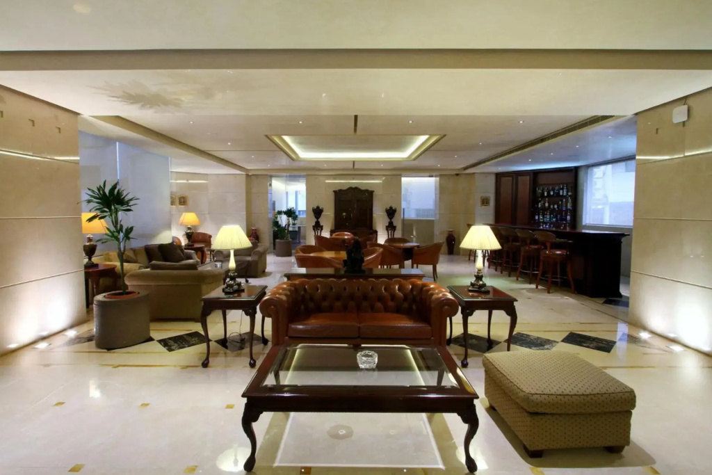 Promenade Hotel