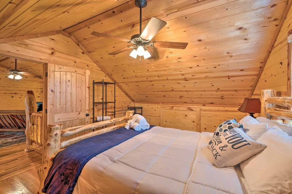 Hot Tub: 'little Bear's Pond' Broken Bow Cabin