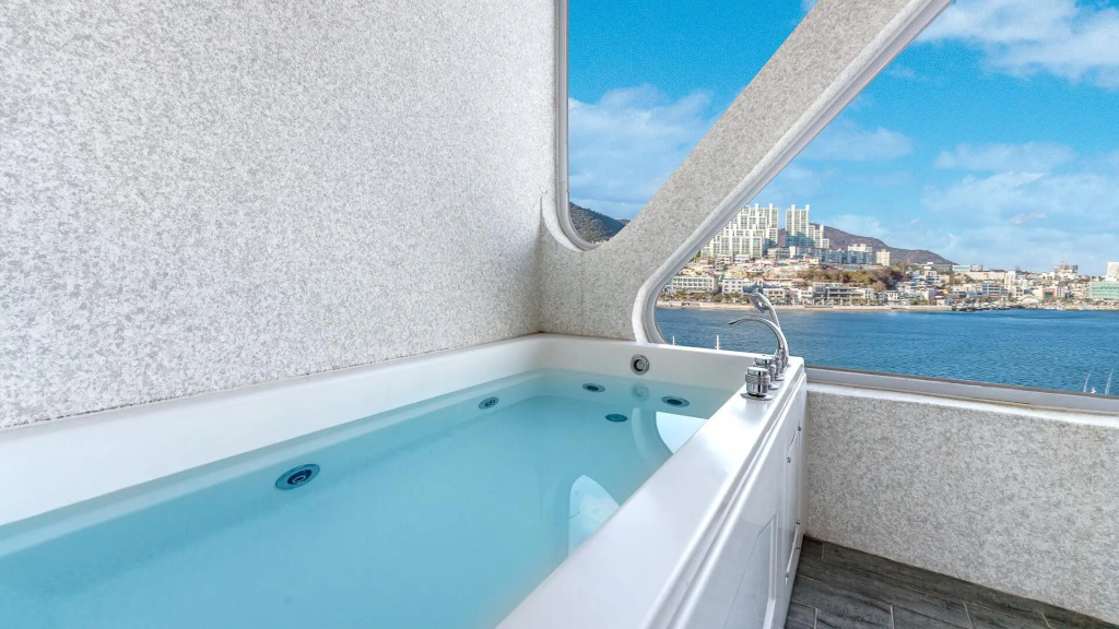 Yeosu Napoliy Pension